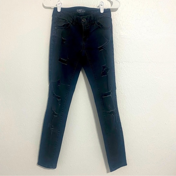 Zumiez EMPYRE Tessa Destroyed Distressed Denim Black Jeans Size 0 - Picture 3 of 7